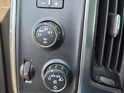 Used 2016 Chevrolet Silverado 1500 LT w/ Midnight Edition AWD/4WD image 8