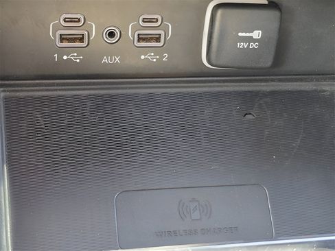 Used 2024 Jeep Grand Cherokee Altitude image 10