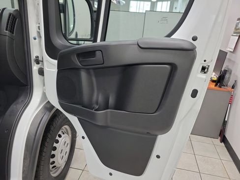 Used 2024 RAM ProMaster 2500 image 11