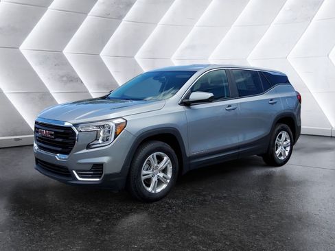 Used 2024 GMC Terrain SLE AWD/4WD image 3