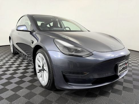 Used 2021 Tesla Model 3 Standard Range Plus RWD image 5