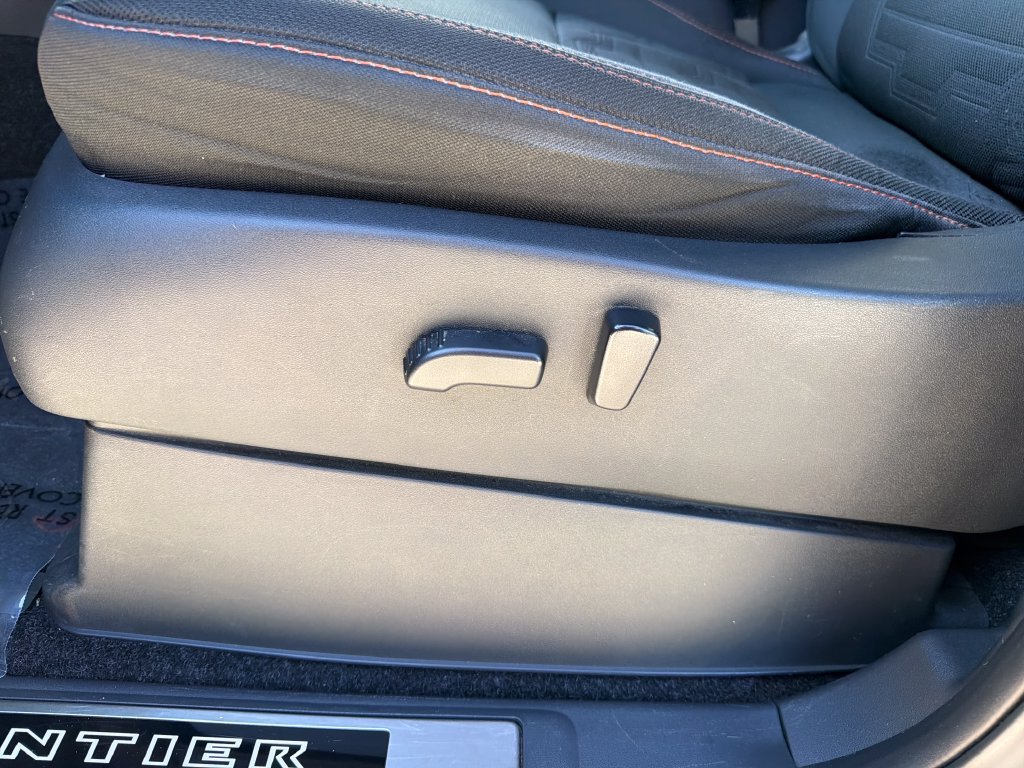 Used 2022 Nissan Frontier Pro-X RWD image 15