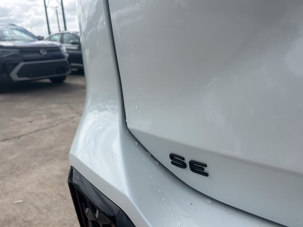 New 2026 Volkswagen Tiguan SE R-Line FWD image 30