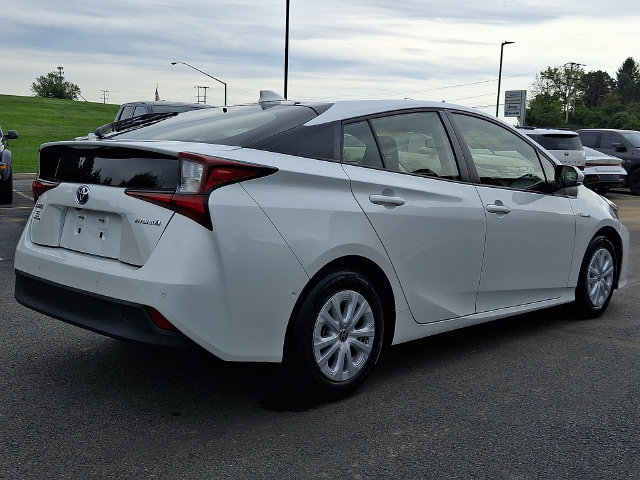 Used 2022 Toyota Prius LE FWD image 6