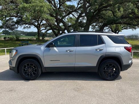 Used 2026 GMC Terrain Elevation w/ Elevation Premium Package FWD image 8