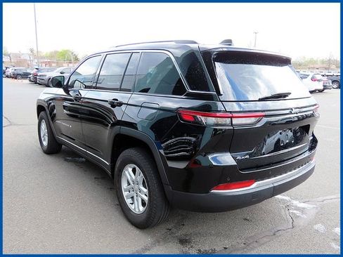 Certified 2023 Jeep Grand Cherokee Laredo w/ Trailer Tow Prep Group (B) image 5