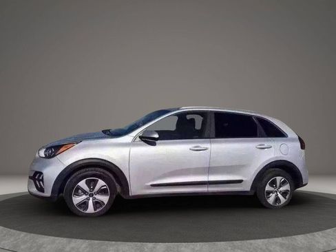 Used 2020 Kia Niro LX image 4