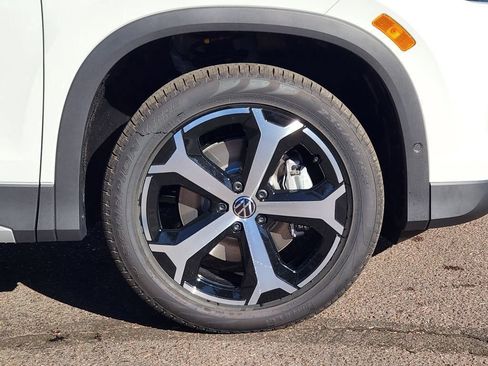New 2026 Volkswagen Tiguan SE AWD/4WD image 29