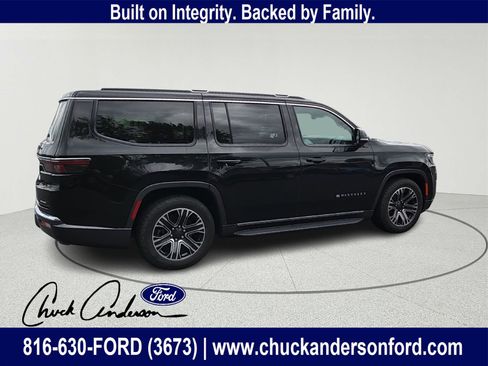 Used 2022 Jeep Wagoneer Series III w/ Flexible Seating Group image 3