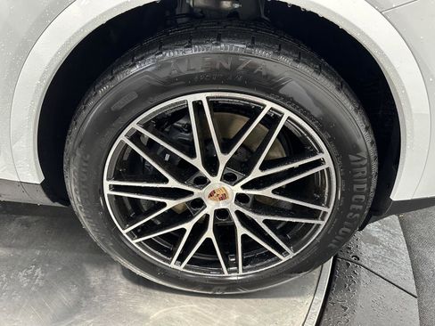 New 2026 Porsche Cayenne AWD/4WD image 13