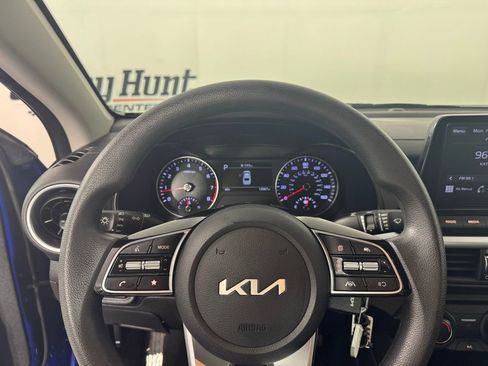 Used 2023 Kia Forte LXS w/ LXS Technology Package image 19