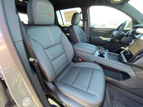 New 2026 GMC Acadia AT4 AWD/4WD image 15