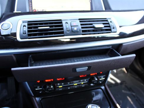 Used 2015 BMW 550i Gran Turismo xDrive image 24