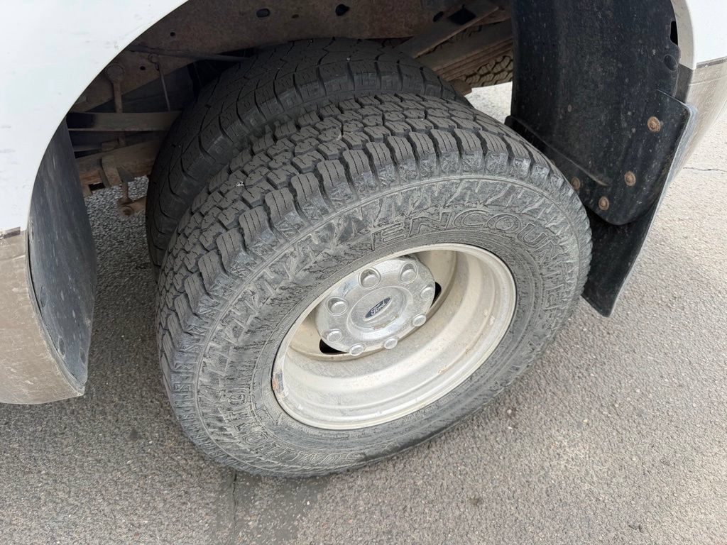 Used 2006 Ford F350 Lariat AWD/4WD image 13