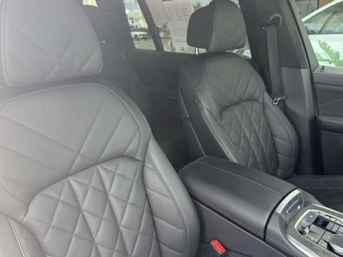 Used 2024 BMW X7 xDrive40i w/ M Sport Package AWD/4WD image 53