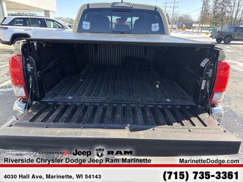 Used 2018 Toyota Tacoma SR5 w/ Four Season Floor Mat Package image 9