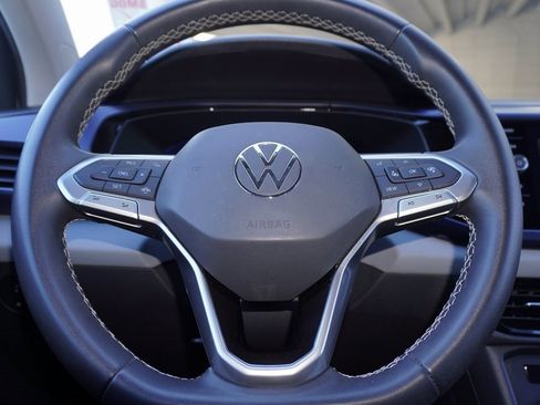 Used 2022 Volkswagen Taos SE image 18