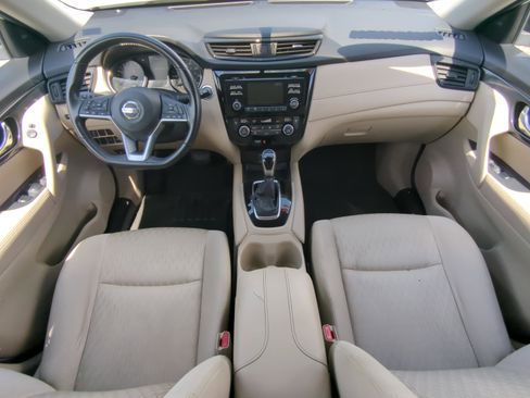Used 2017 Nissan Rogue SV FWD image 11