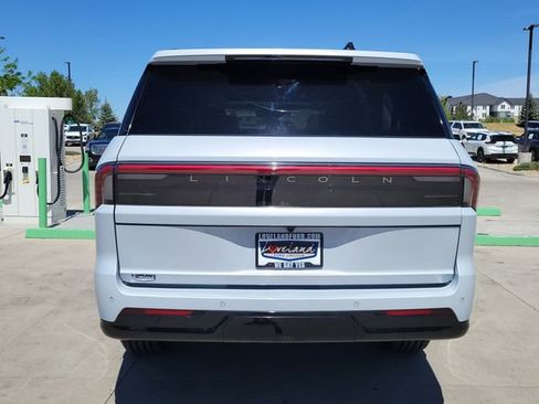 Certified 2025 Lincoln Navigator L Reserve AWD/4WD image 12