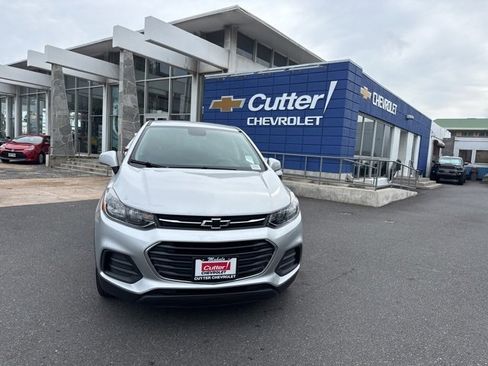 Used 2021 Chevrolet Trax LS w/ Tint and Cruise Package image 2