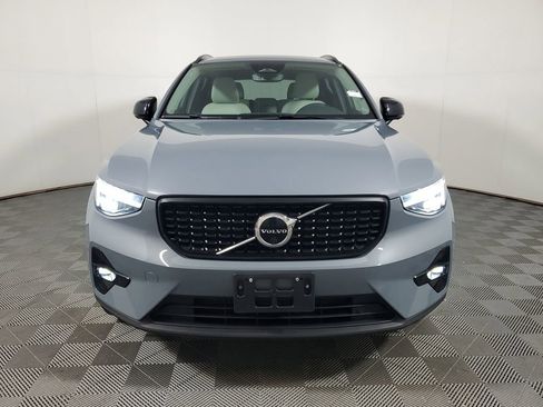 Used 2023 Volvo XC40 B5 Plus w/ Climate Package AWD/4WD image 2