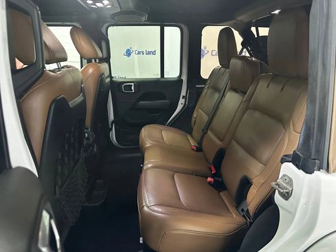 Used 2021 Jeep Wrangler Unlimited Rubicon AWD/4WD image 12