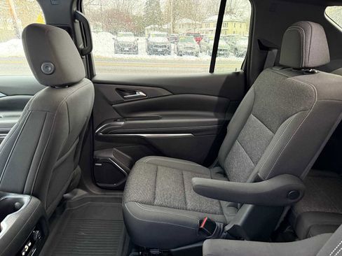 Used 2024 Chevrolet Traverse LT w/ Enhanced Driving Package image 23