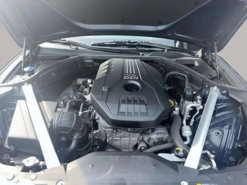 Used 2023 Genesis G70 2.0T image 16