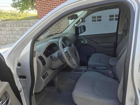 Used 2016 Nissan Frontier SV AWD/4WD image 8