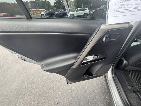 Used 2016 Toyota RAV4 Limited FWD image 20