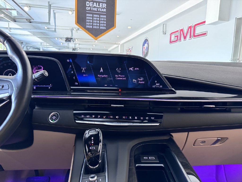 Certified 2024 Cadillac Escalade Premium Luxury AWD/4WD image 22