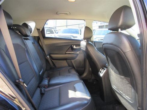 Used 2019 Kia Niro S Touring image 27