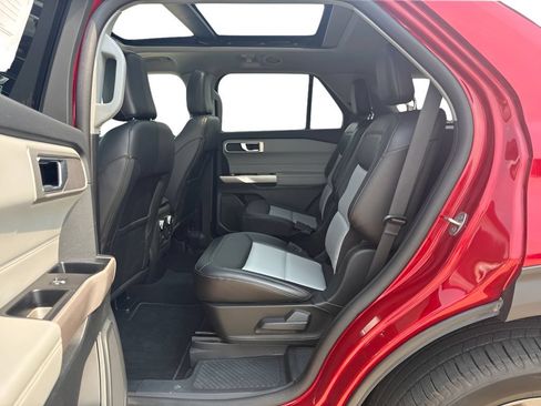 Used 2023 Ford Explorer XLT w/ Equipment Group 202A AWD/4WD image 23