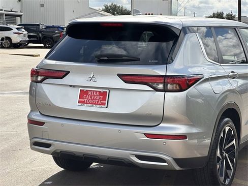 Used 2024 Mitsubishi Outlander SE image 7
