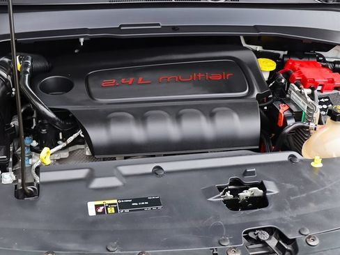 Used 2019 Jeep Compass Latitude FWD image 58