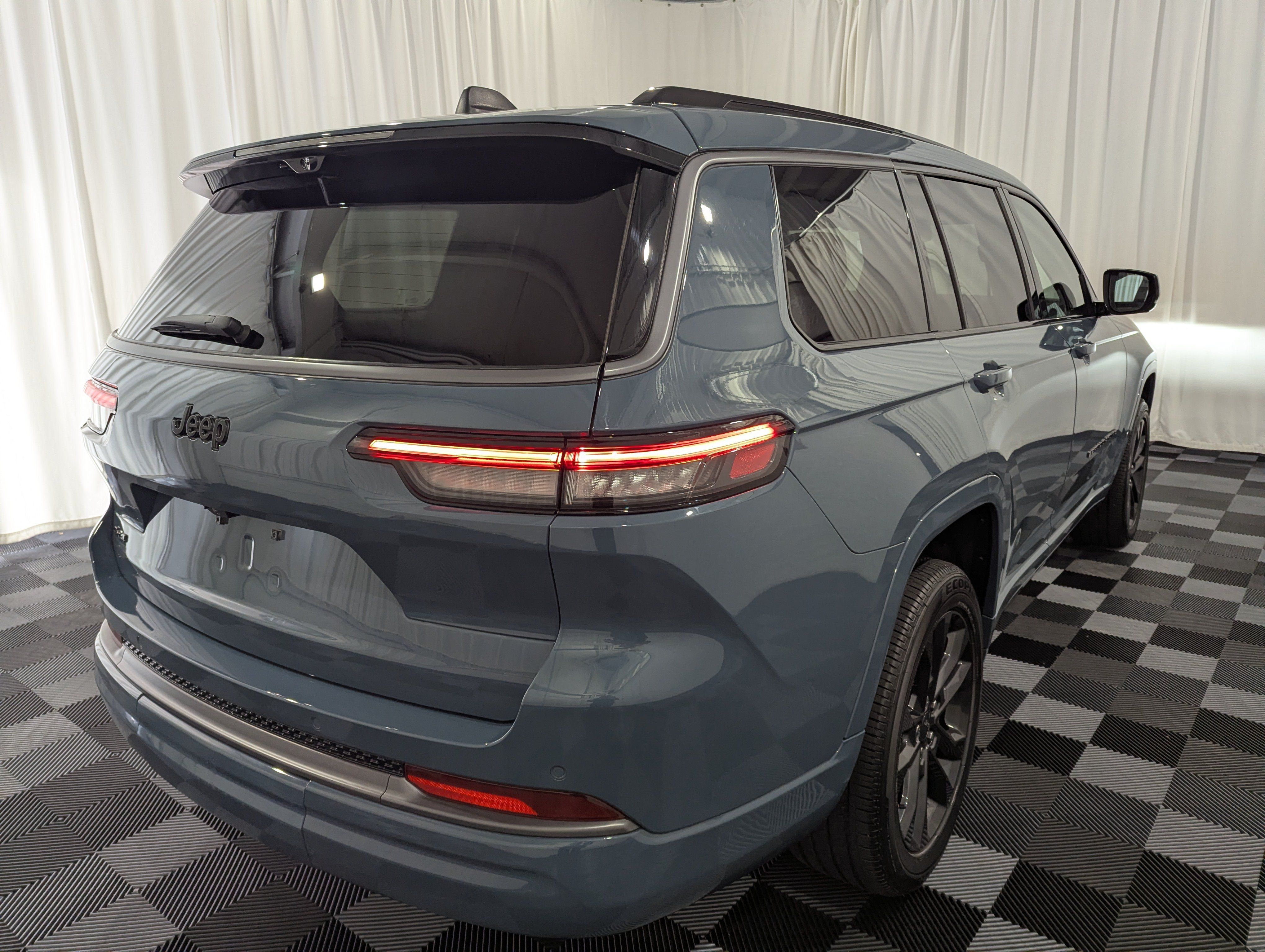 Used 2026 Jeep Grand Cherokee L Limited AWD/4WD image 7
