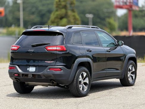 Used 2014 Jeep Cherokee Trailhawk w/ Comfort/Convenience Group AWD/4WD image 9