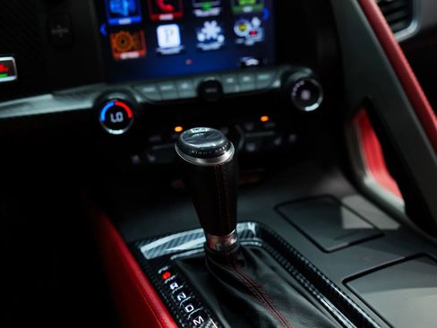 Used 2016 Chevrolet Corvette Z06 w/ Z07 Performance Package RWD image 26