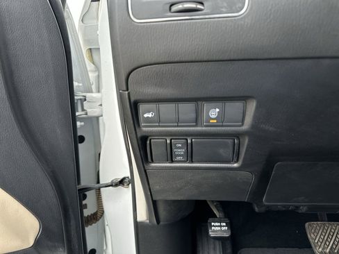 Used 2022 Nissan Armada SL AWD/4WD image 18