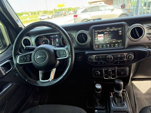 Used 2020 Jeep Wrangler Unlimited Sahara AWD/4WD image 7