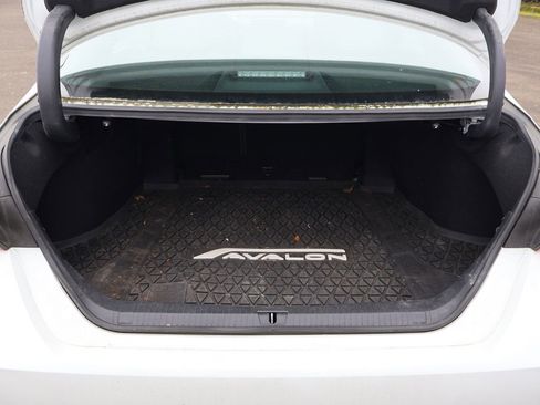 Used 2020 Toyota Avalon XLE image 6