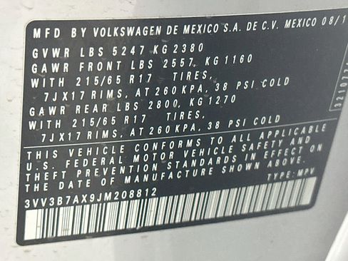 Used 2018 Volkswagen Tiguan SE FWD image 12