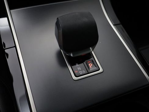 Used 2026 Land Rover Range Rover Velar S image 13