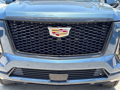 New 2026 Cadillac Escalade Platinum Sport AWD/4WD image 14