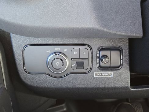 Used 2019 Mercedes-Benz Sprinter 170 image 36