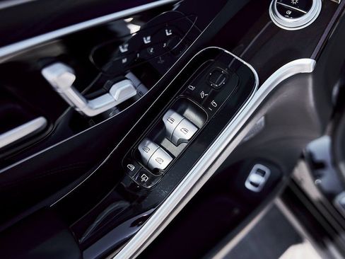 Used 2021 Mercedes-Benz Maybach S 580 4MATIC image 32