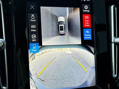 Certified 2026 Volvo XC40 B5 Plus w/ Protection Package Premier AWD/4WD image 22