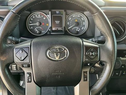 Used 2021 Toyota Tacoma TRD Sport image 7