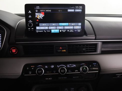 Used 2023 Honda Pilot Elite image 54