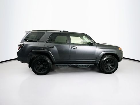 Used 2020 Toyota 4Runner TRD Off-Road Premium AWD/4WD image 10